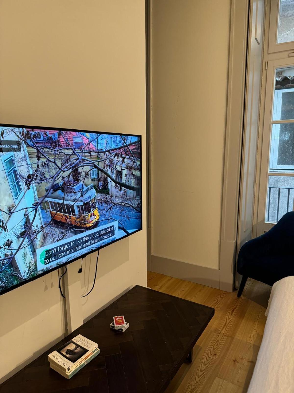Double Room With Private Wc In Shared House In Downtown 리스본 외부 사진