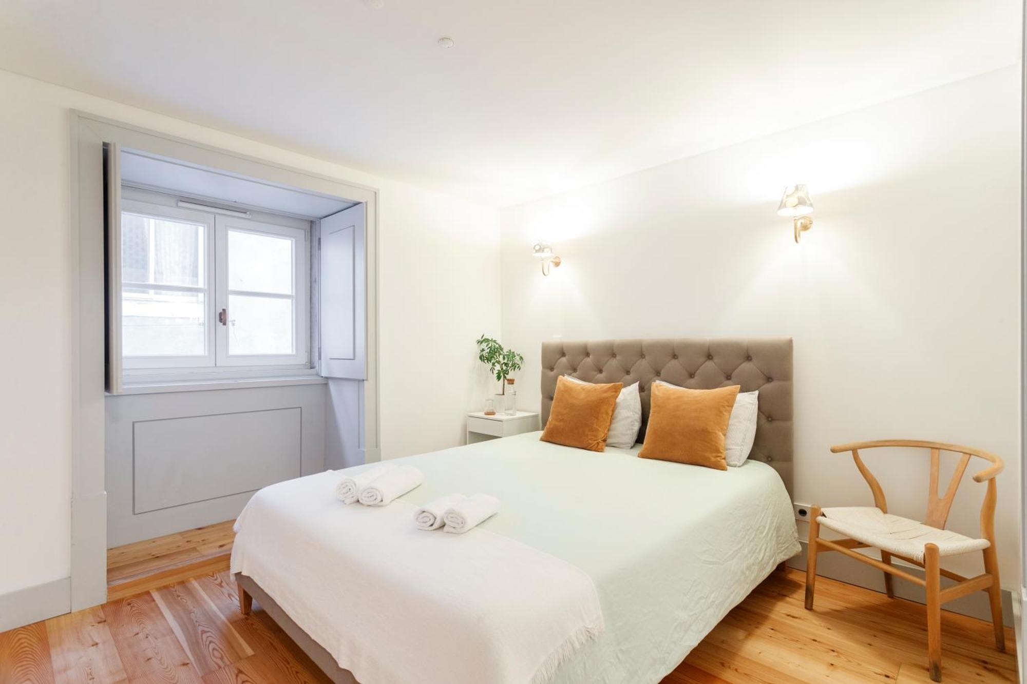 Double Room With Private Wc In Shared House In Downtown 리스본 외부 사진